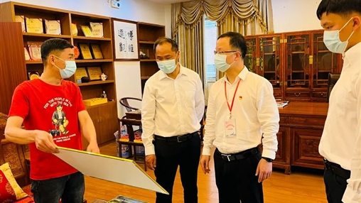 惠安縣委常委、組織部部長洪亞清蒞臨百裕集團(tuán)研發(fā)中心調(diào)研指導(dǎo)工作